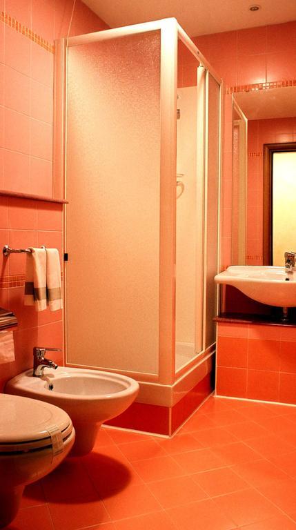 Hotel Italia Carmagnola Pokój zdjęcie